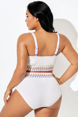 V-Shaped Curve Pattern Hem White Bikini Top