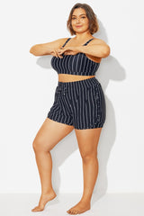 Plus Size Black ＆ White Pinstripe Shorts