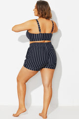 Plus Size Black ＆ White Pinstripe Shorts